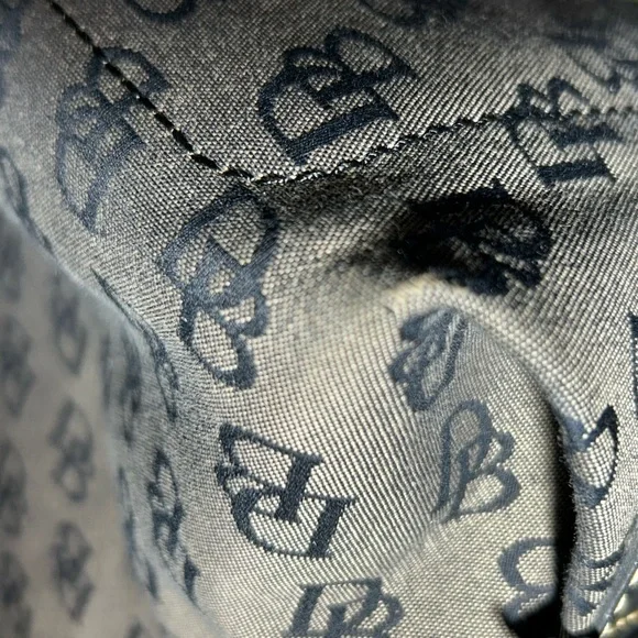 Dooney & Bourke Black and Tan Tote Bag Approx. 18” x 10” x 5.5” - Picture 13 of 16